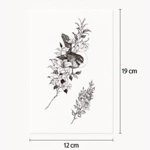 Tattoo Blumen und Vögel